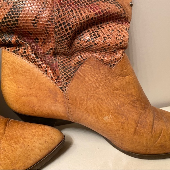 Epic Vintage Boots - Picture 6 of 10